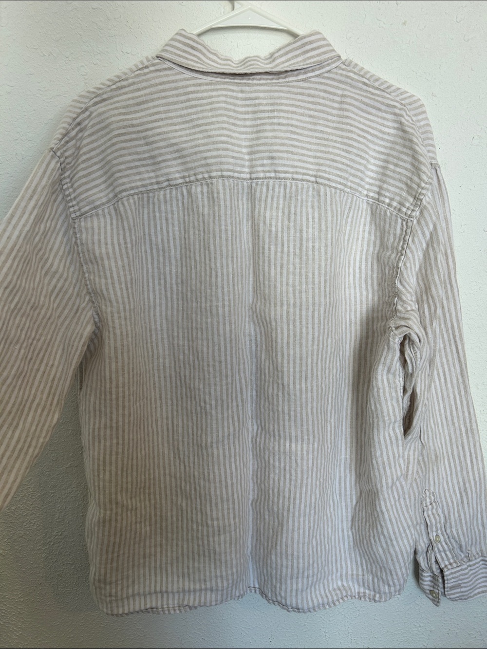Abercrombie & Fitch Beige and White Striped Linen Button-Down Shirt - Picture 4 of 4